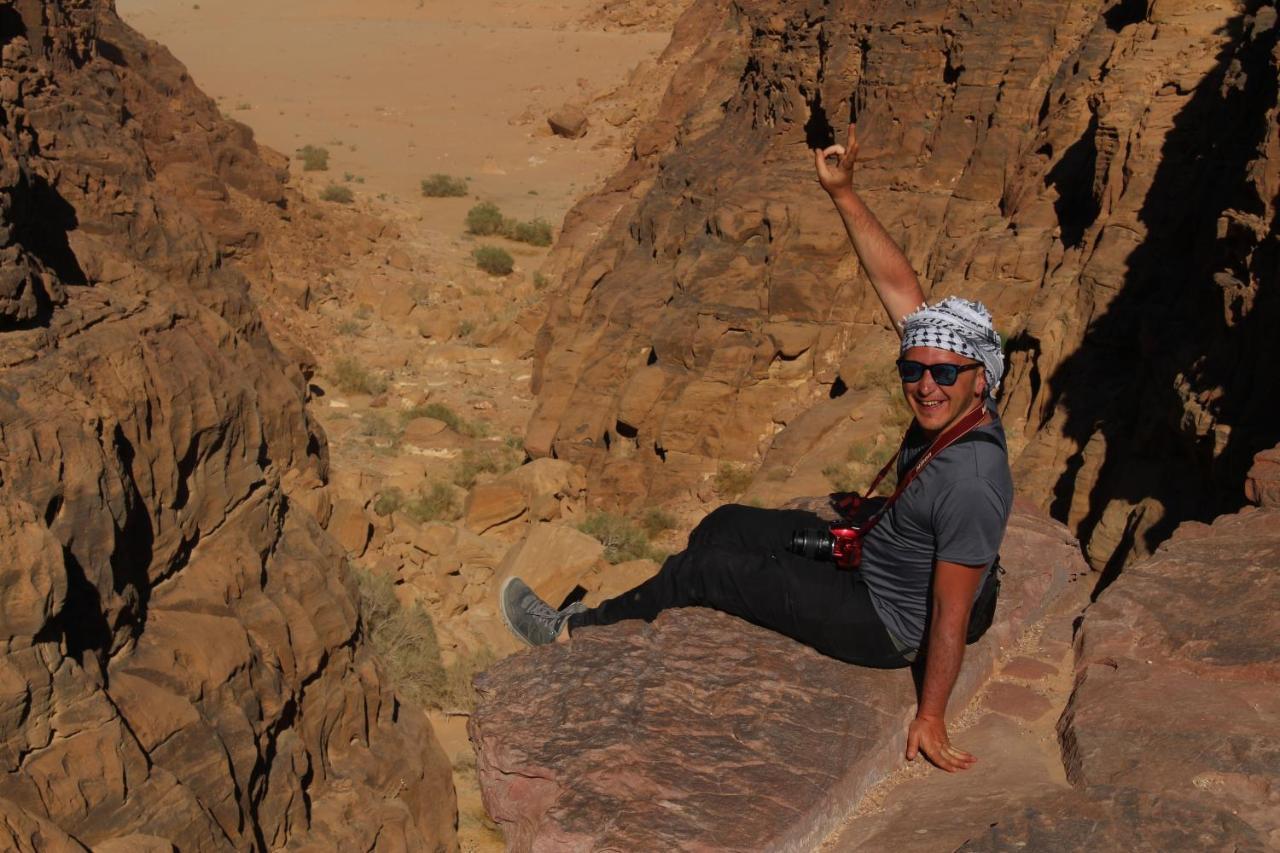 Rum Warm Bubble Camp Hotel Wadi Rum Bagian luar foto