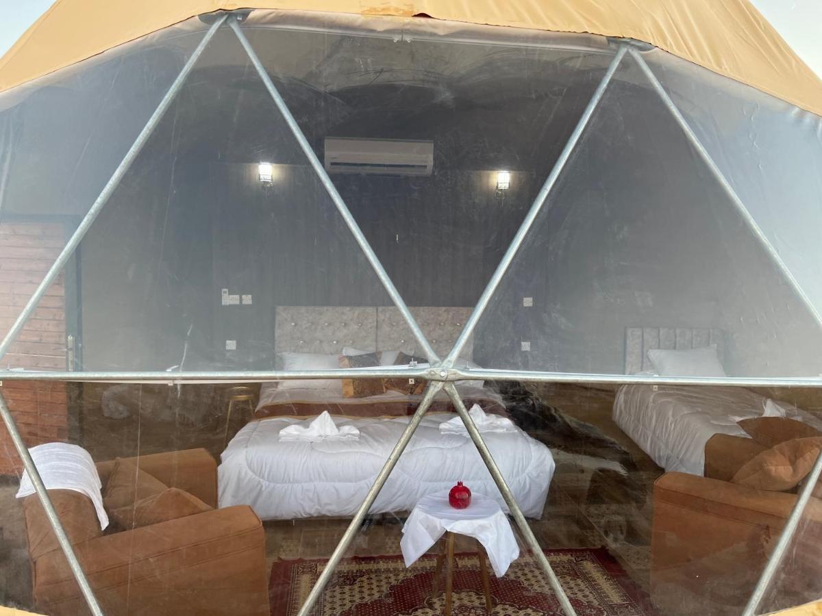 Rum Warm Bubble Camp Hotel Wadi Rum Bagian luar foto