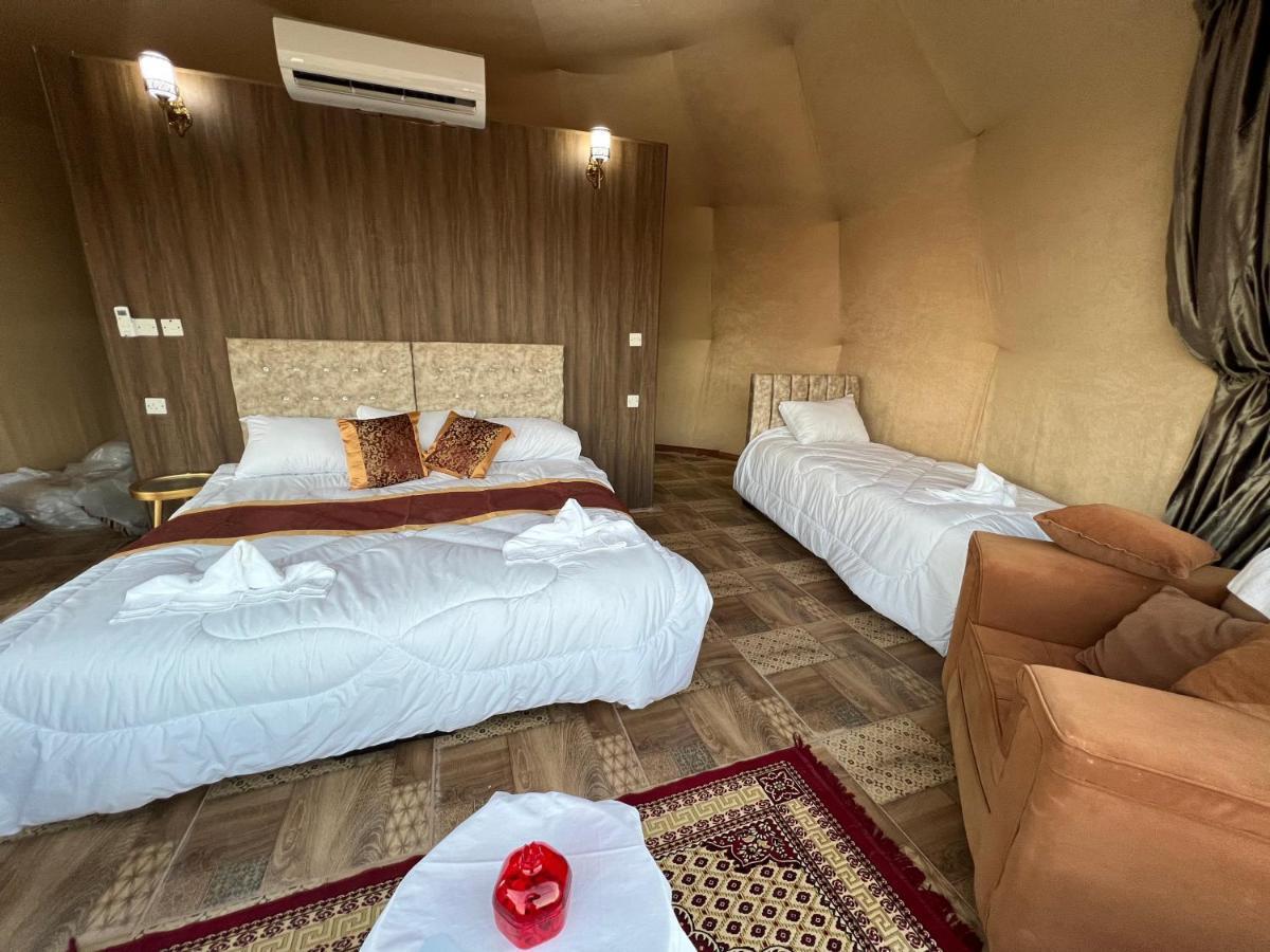 Rum Warm Bubble Camp Hotel Wadi Rum Bagian luar foto