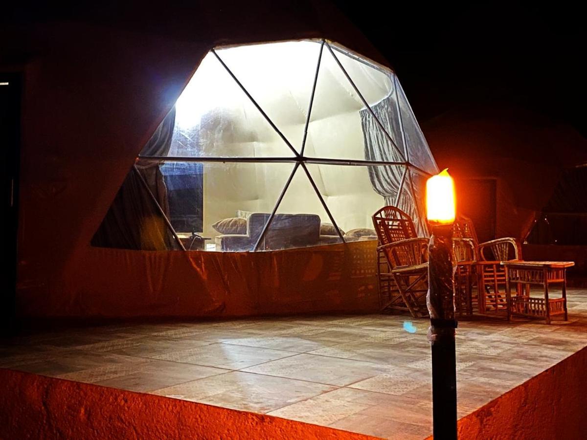 Rum Warm Bubble Camp Hotel Wadi Rum Bagian luar foto