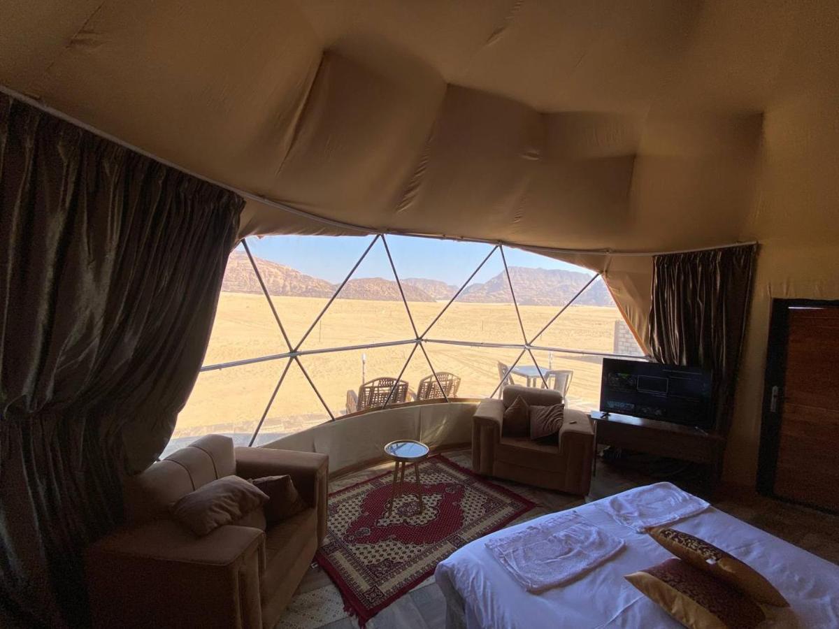 Rum Warm Bubble Camp Hotel Wadi Rum Bagian luar foto