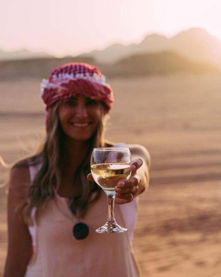 Rum Warm Bubble Camp Wadi Rum Bagian luar foto