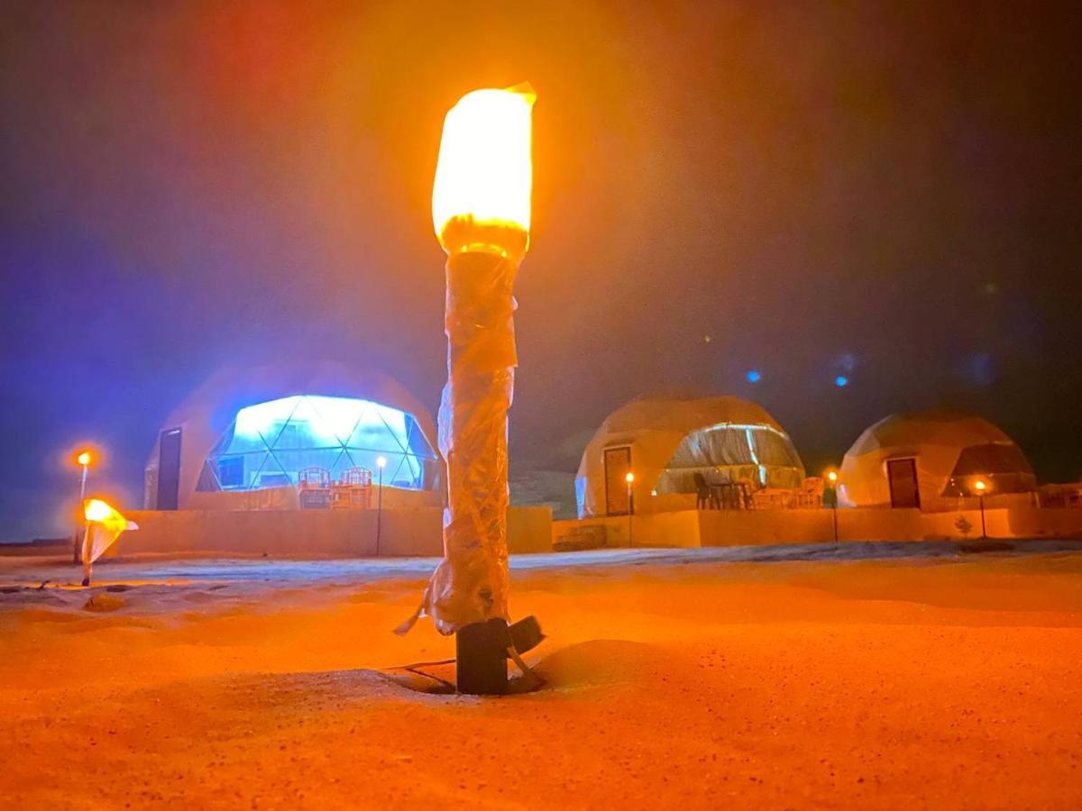 Rum Warm Bubble Camp Hotel Wadi Rum Bagian luar foto