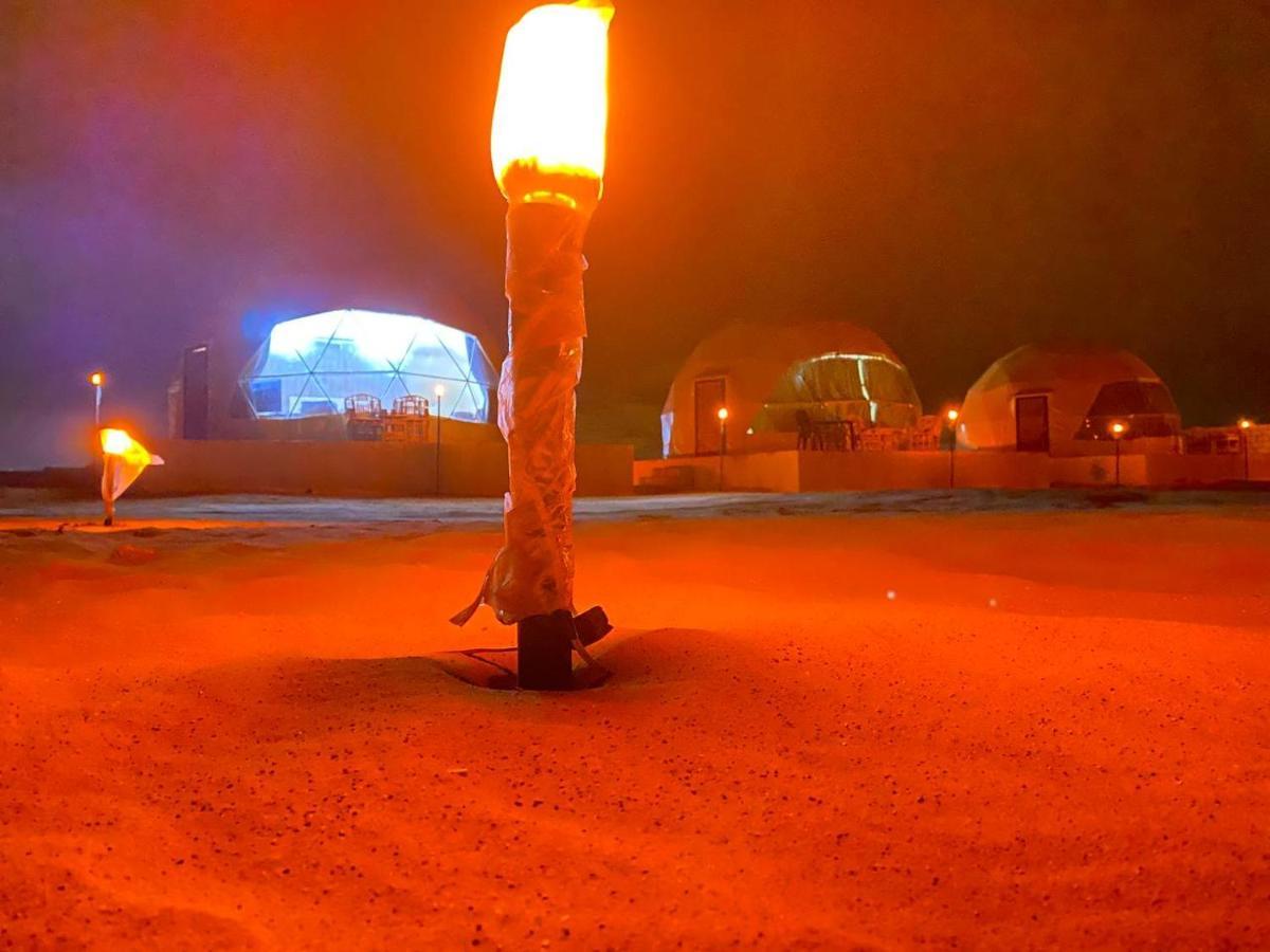 Rum Warm Bubble Camp Hotel Wadi Rum Bagian luar foto