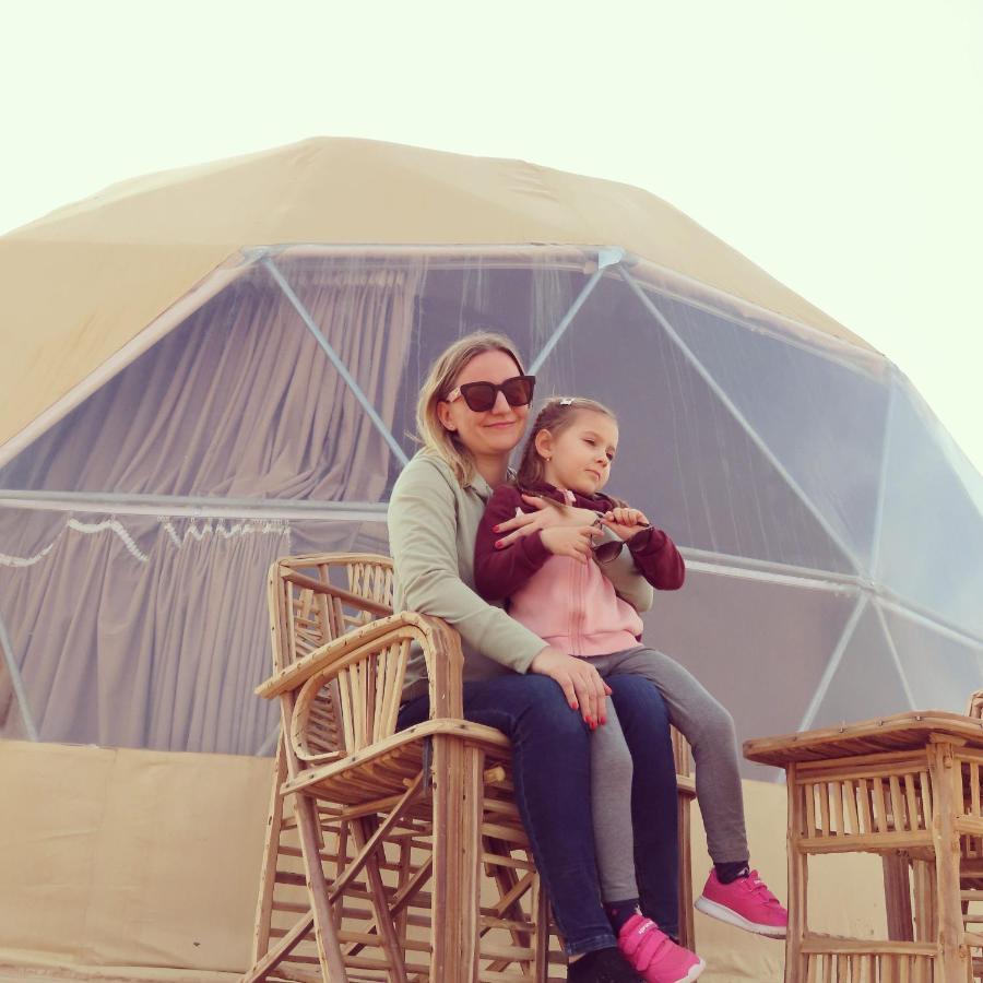 Rum Warm Bubble Camp Hotel Wadi Rum Bagian luar foto