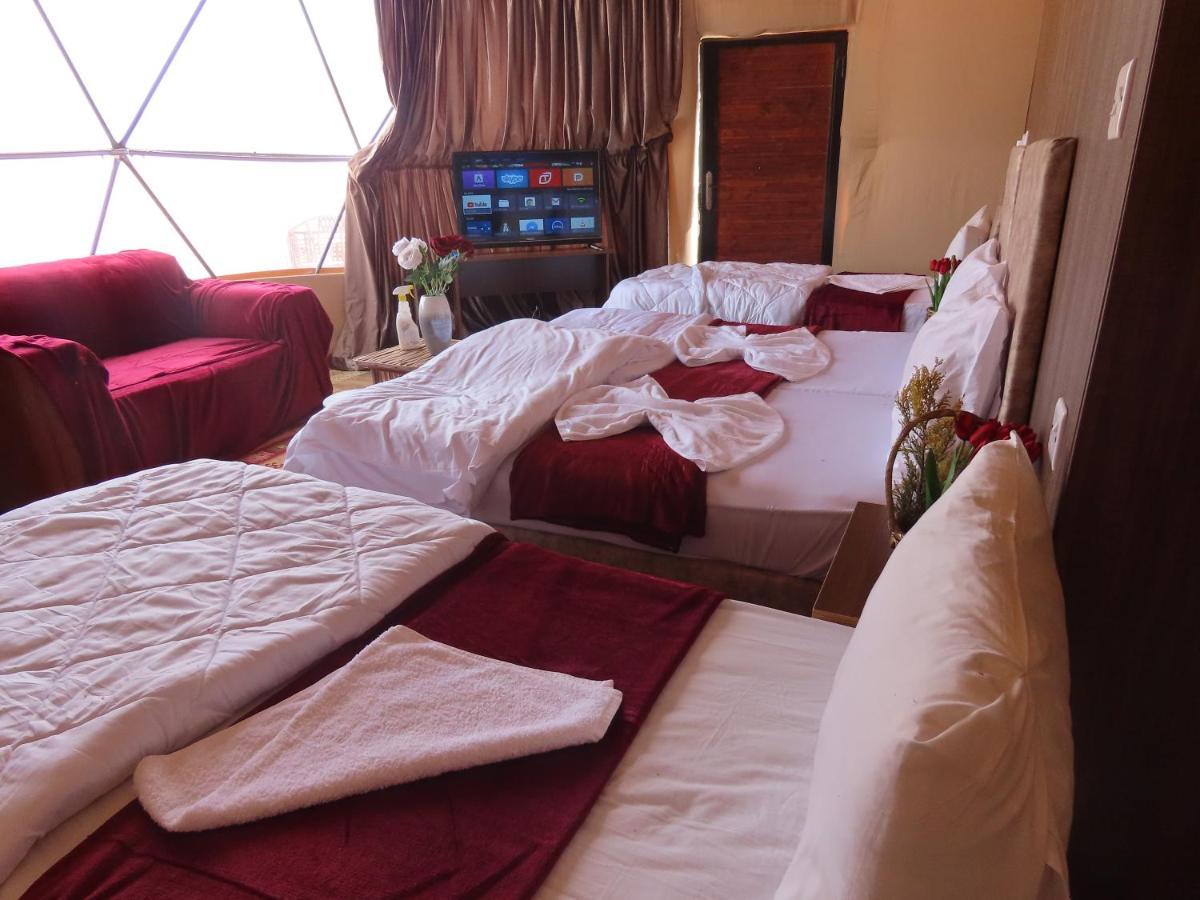 Rum Warm Bubble Camp Hotel Wadi Rum Bagian luar foto