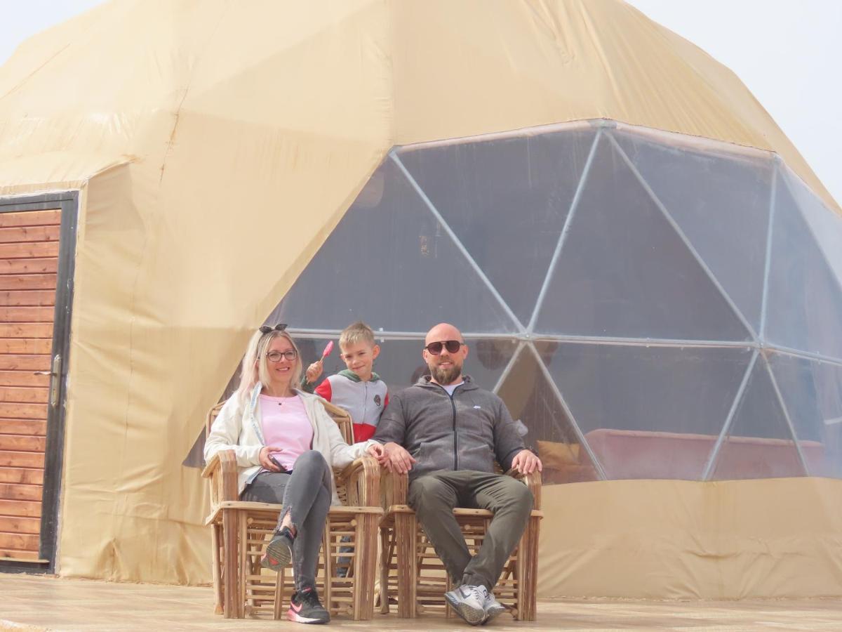 Rum Warm Bubble Camp Hotel Wadi Rum Bagian luar foto