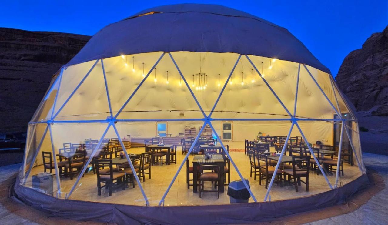 Rum Warm Bubble Camp Wadi Rum Bagian luar foto