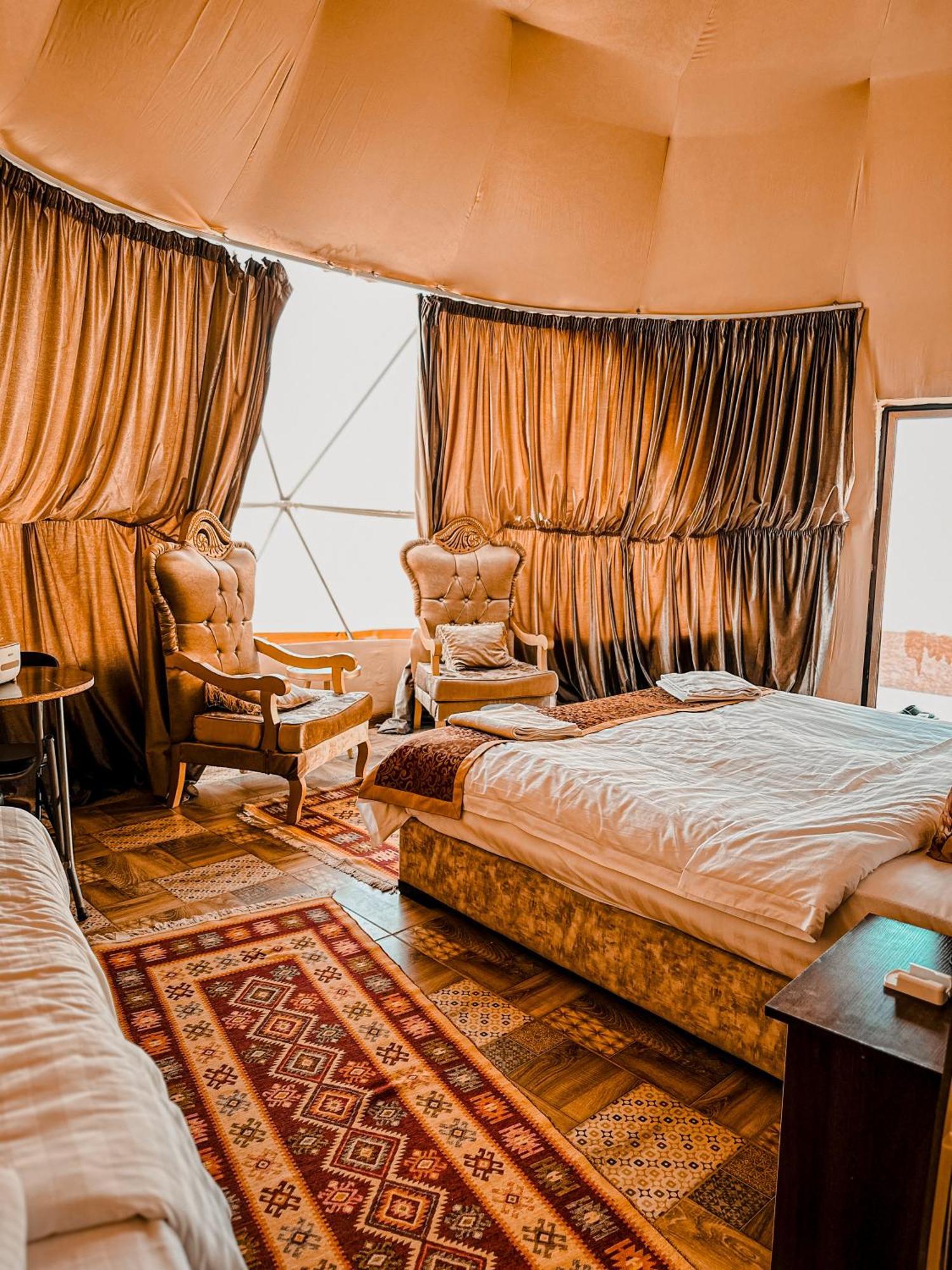 Rum Warm Bubble Camp Wadi Rum Bagian luar foto