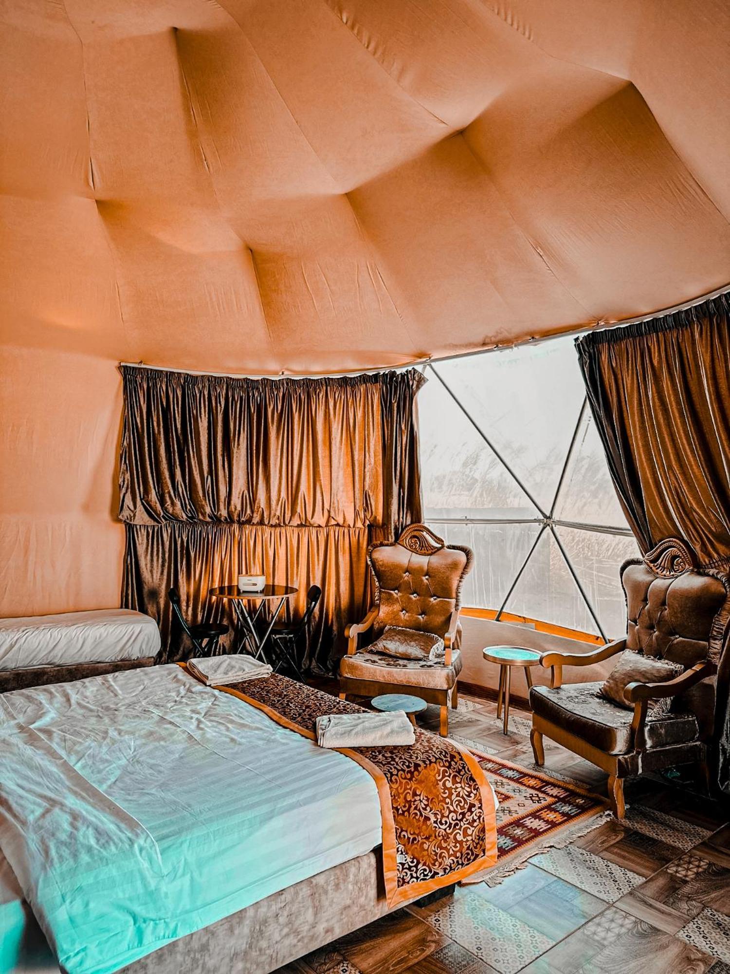 Rum Warm Bubble Camp Wadi Rum Bagian luar foto
