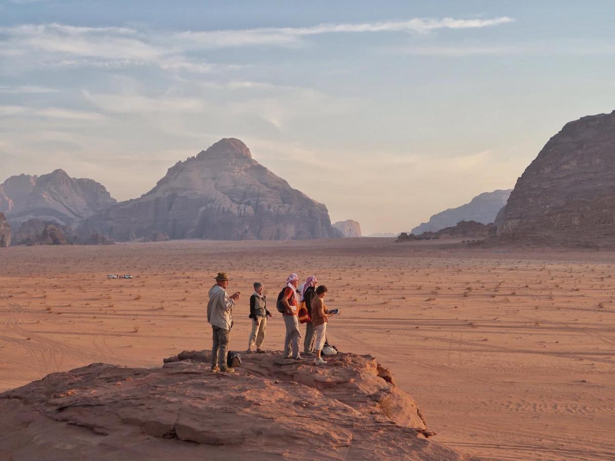 Rum Warm Bubble Camp Hotel Wadi Rum Bagian luar foto