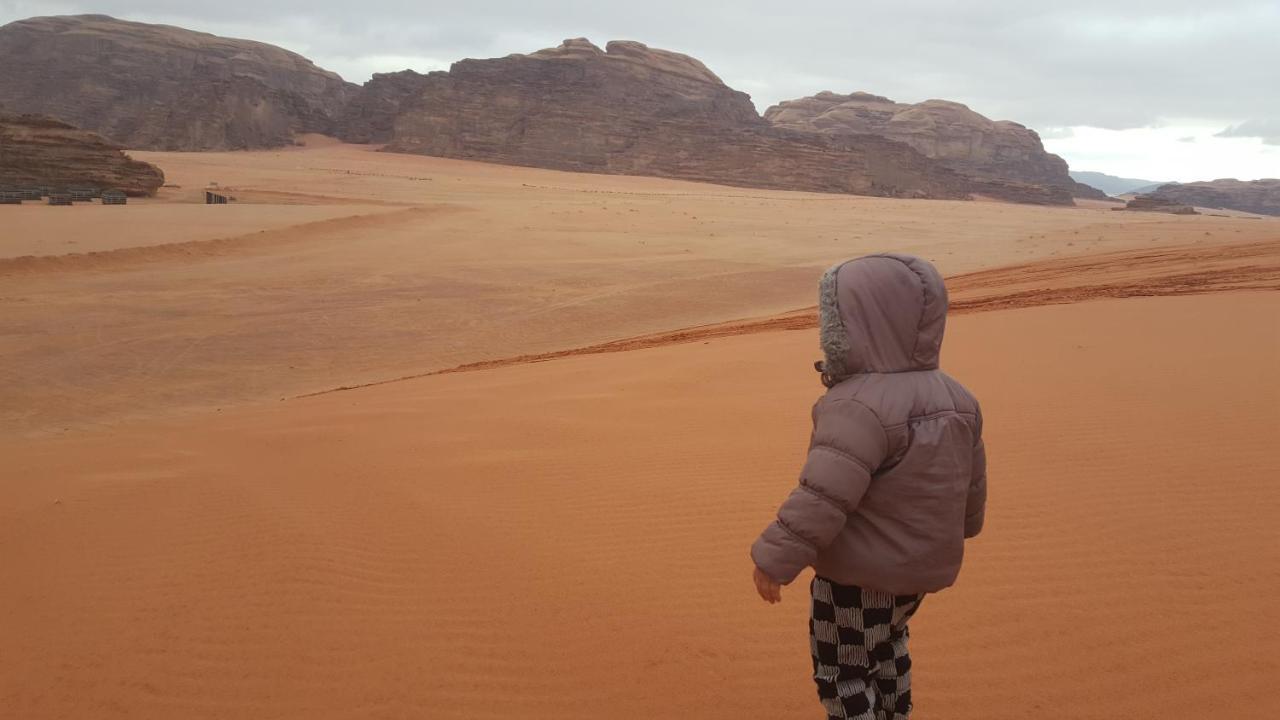 Rum Warm Bubble Camp Wadi Rum Bagian luar foto